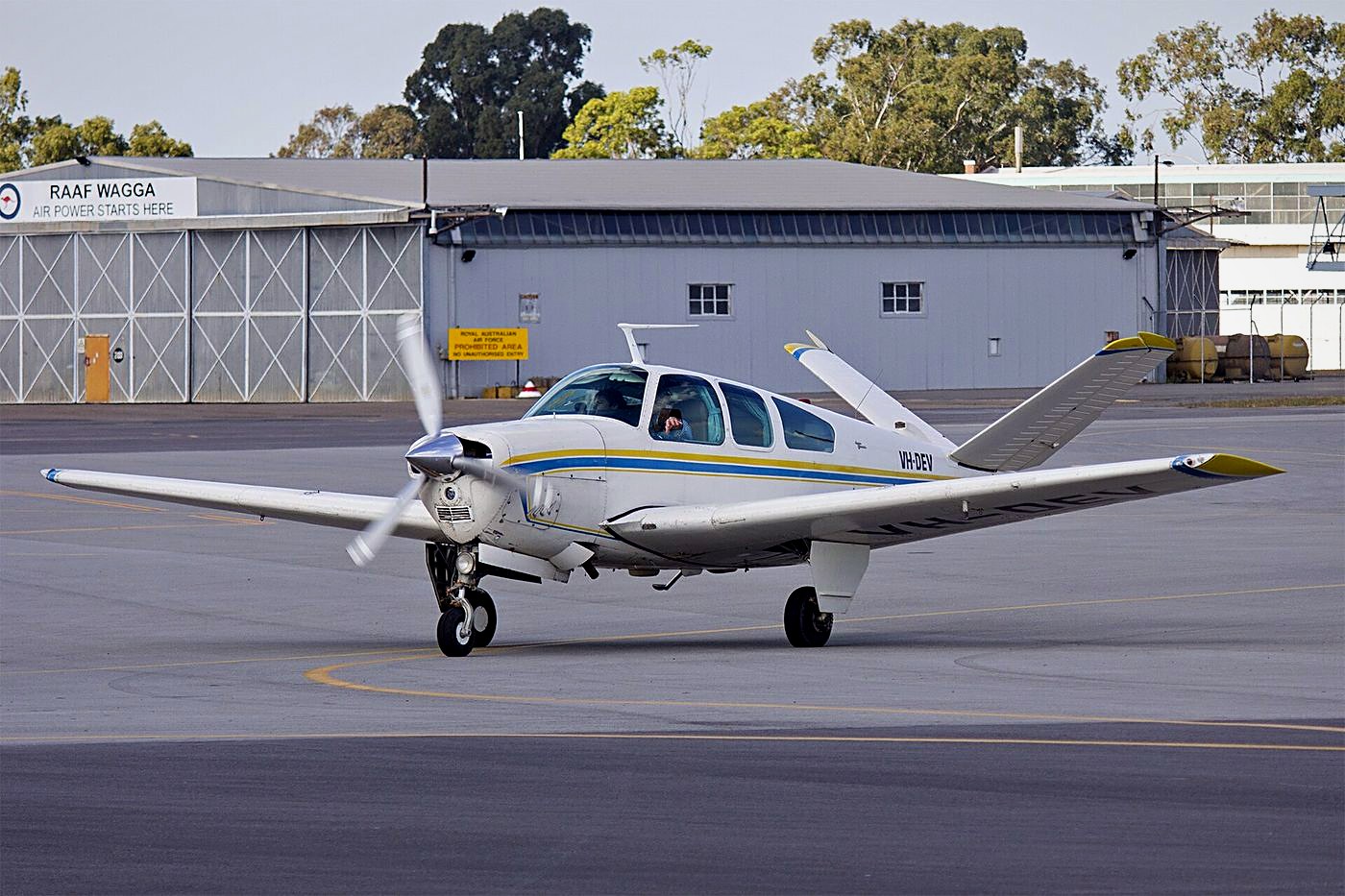 Beechcraft Bonanza V35 (V-tail)