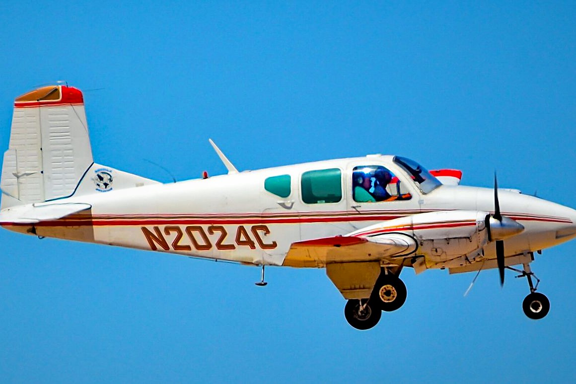 Beechcraft Travel Air 95
