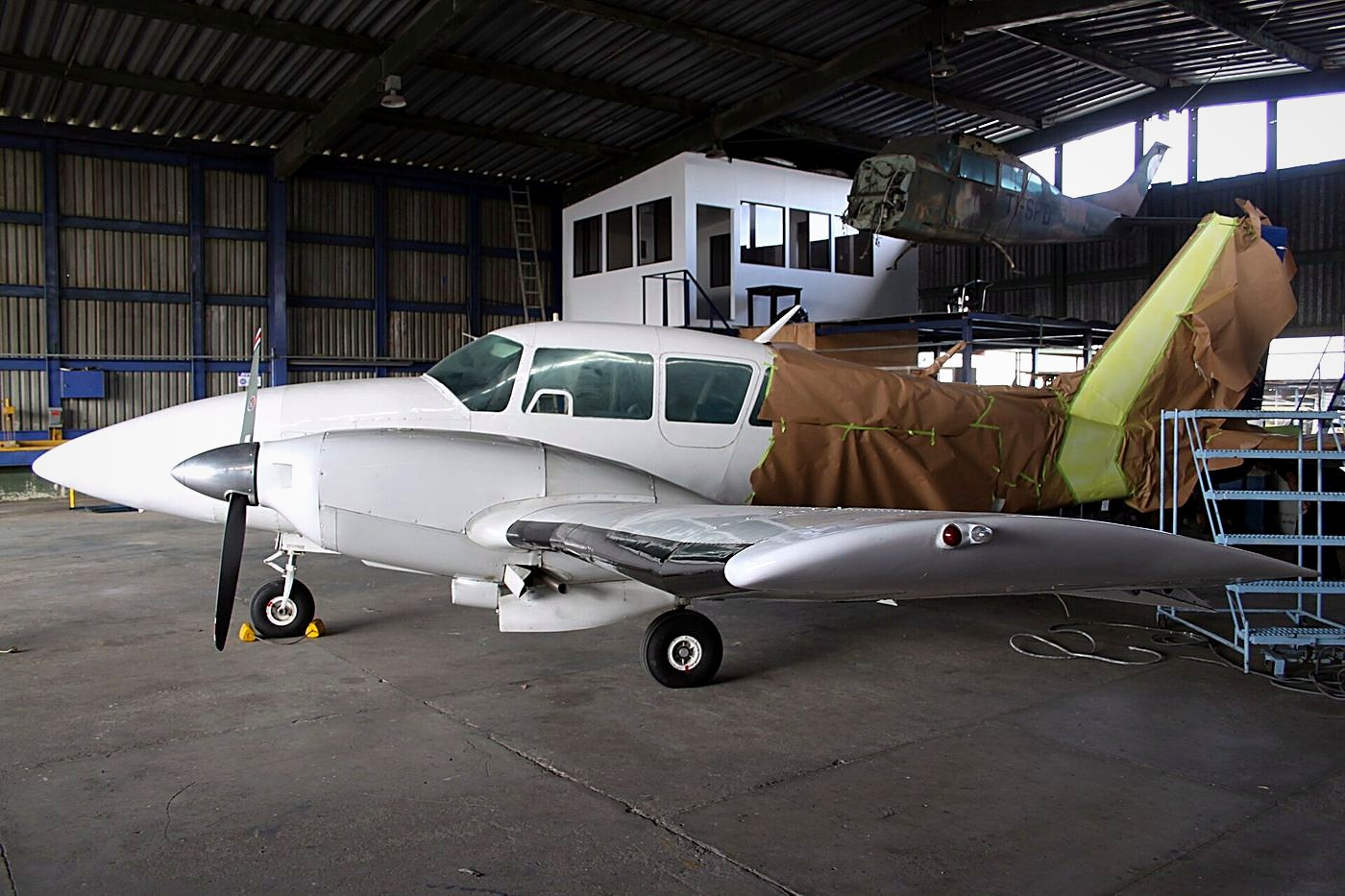 Piper PA-23 Aztec