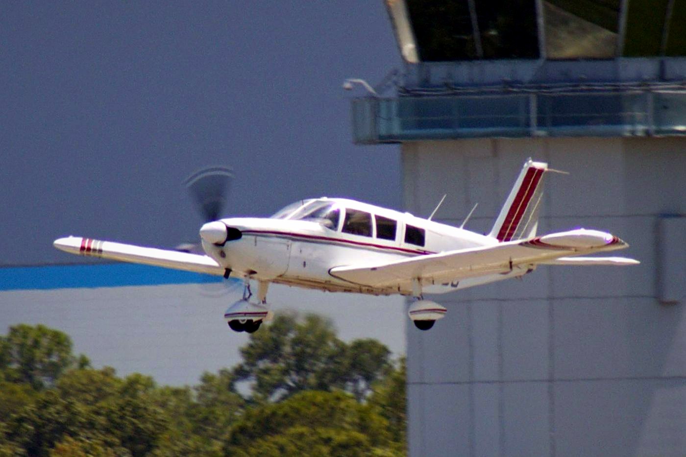 Piper PA-32 Cherokee Six