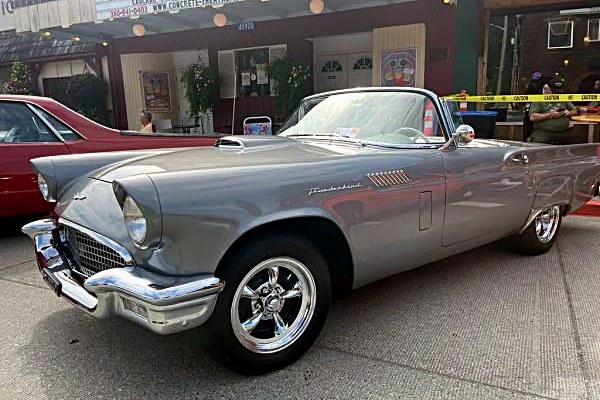 Ford Thunderbird