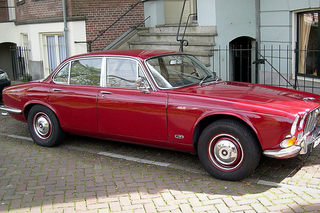 Jaguar XJ