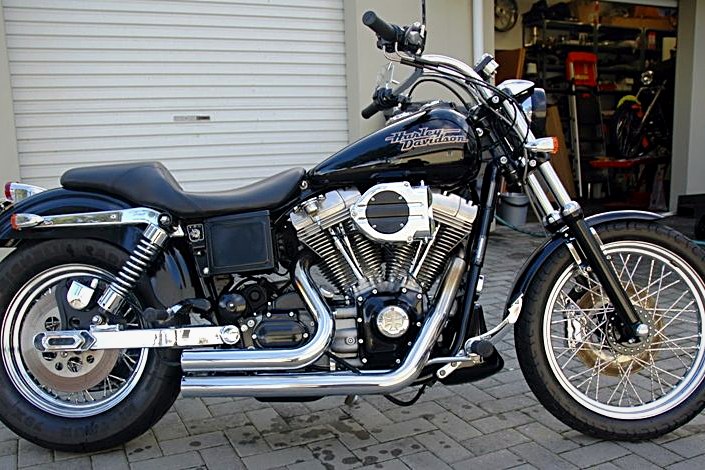 Harley-Davidson Dyna Super Glide (FXD)