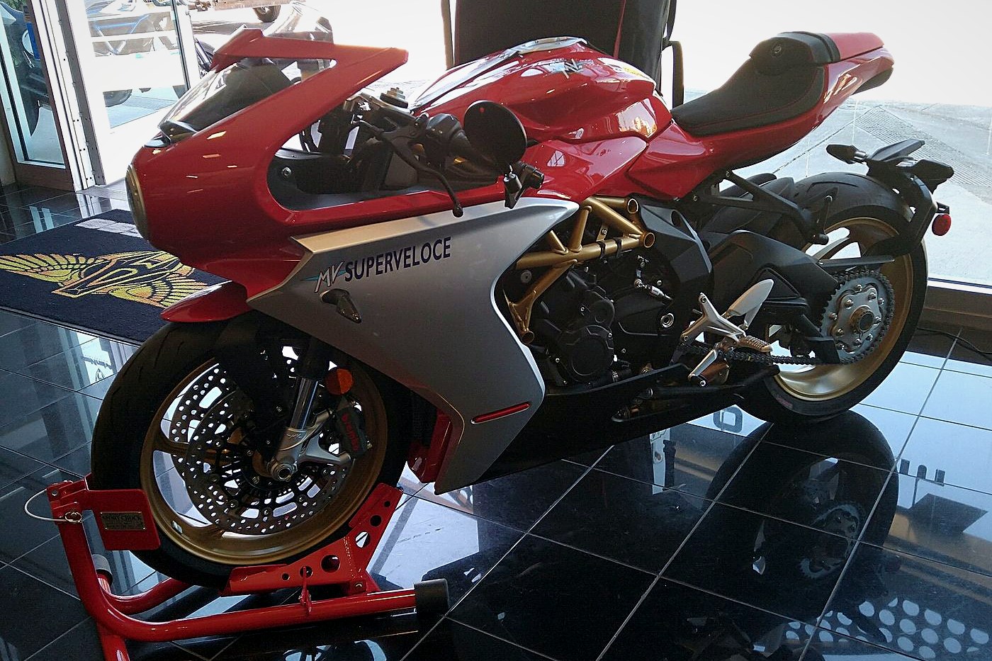 MV Agusta Superveloce 800