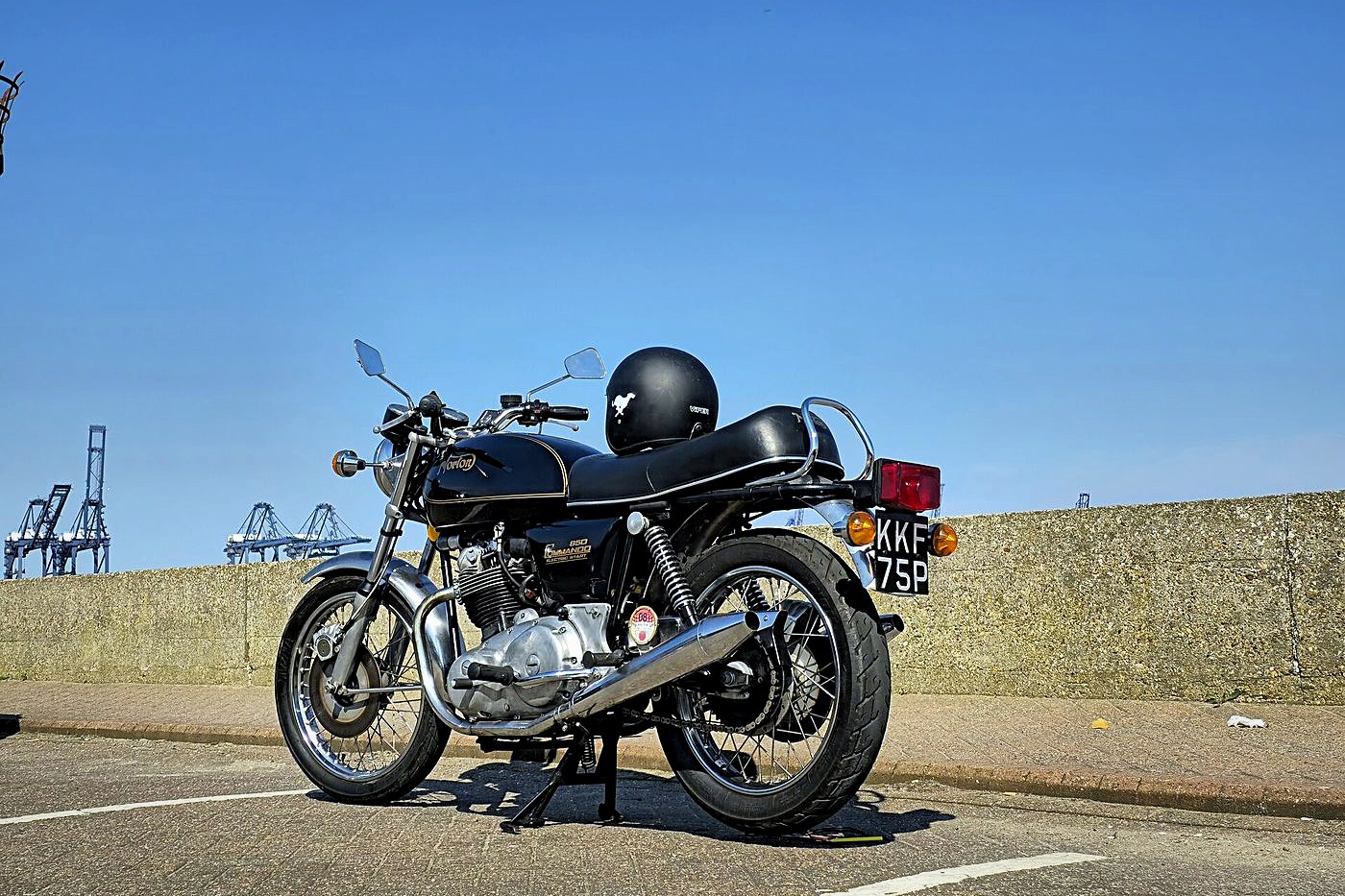 Norton Commando 850