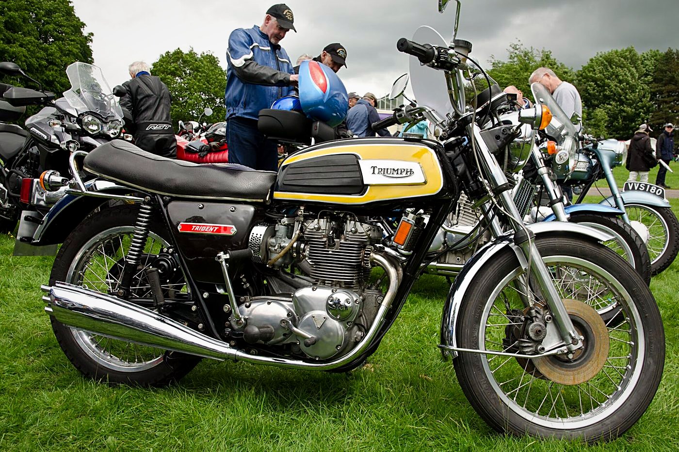 Triumph Trident