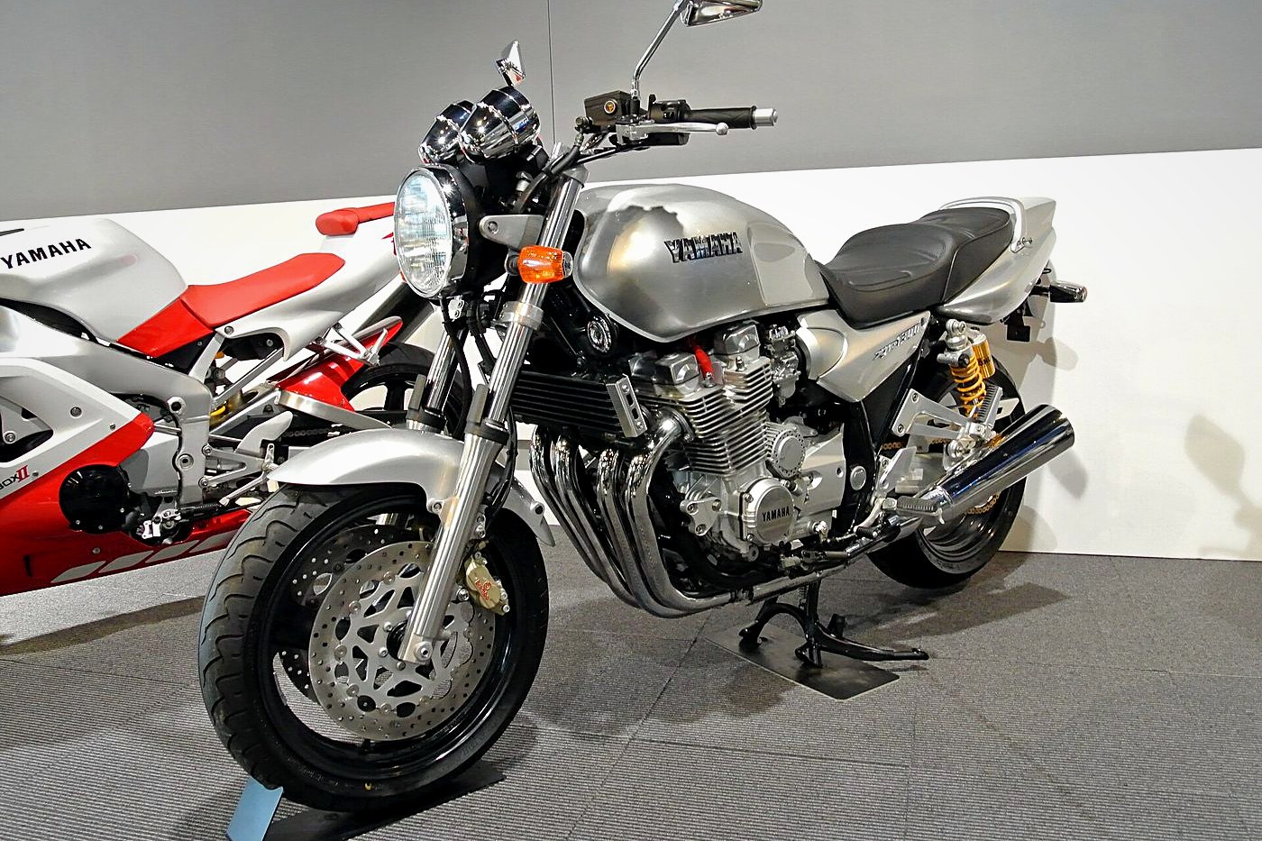 Yamaha XJR1300