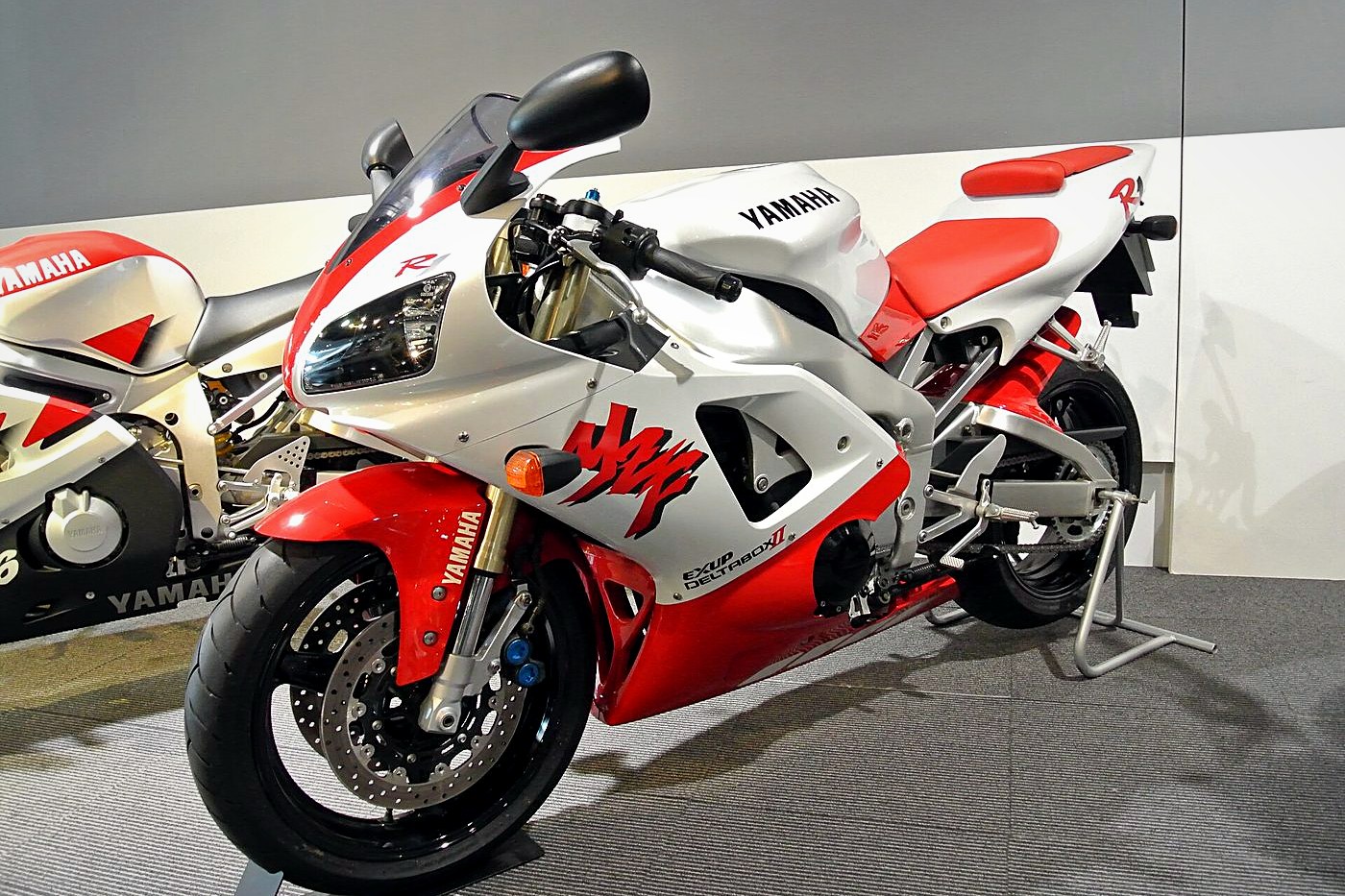 Yamaha YZF-R1