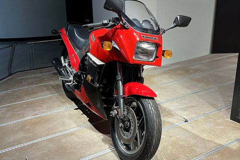 GPz900R