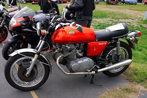 750 SF